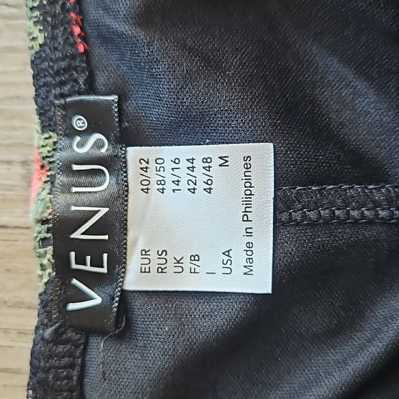 NWOT - VENUS - Lace Bell Sleeve Spaghetti Strap Blouse - Picture 4 of 5